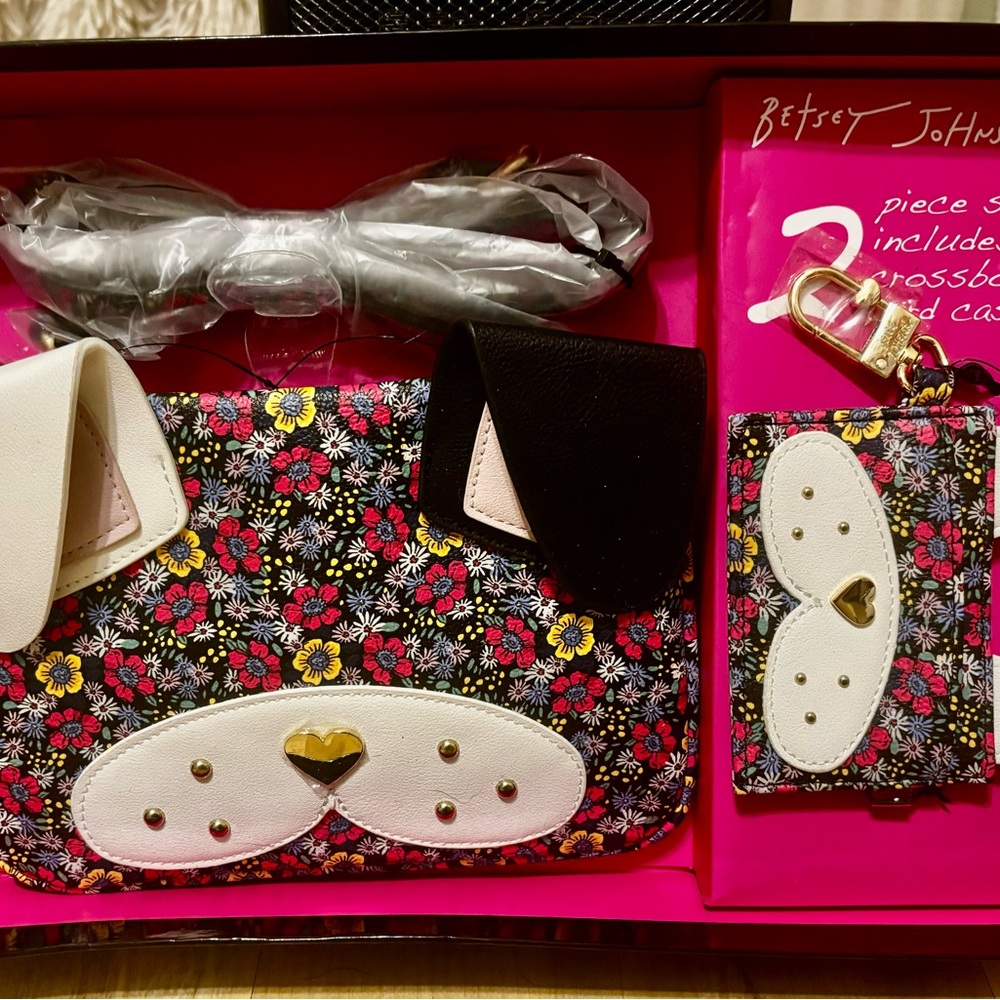 New Betsey Johnson 2 Piece Set  Floral‎ Dog Crossbody and Card Case